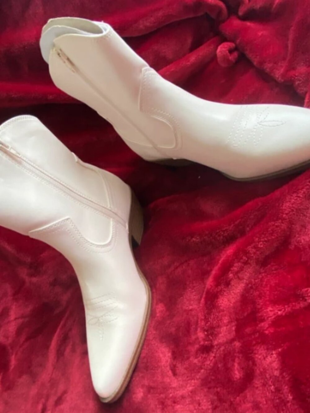 New 8 women white cowgirl boots